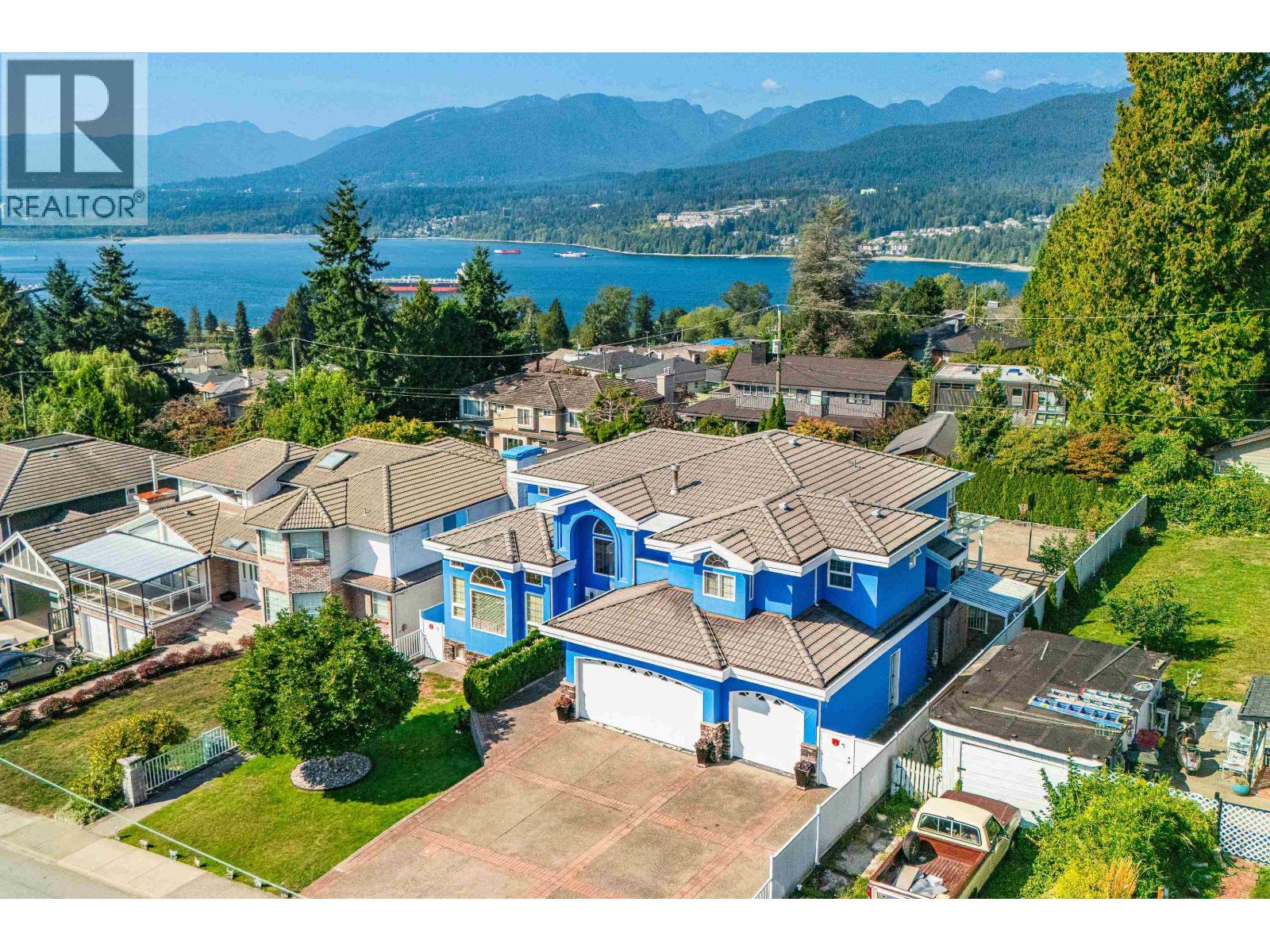 7287 Pandora St, Burnaby, BC V5A 1B8