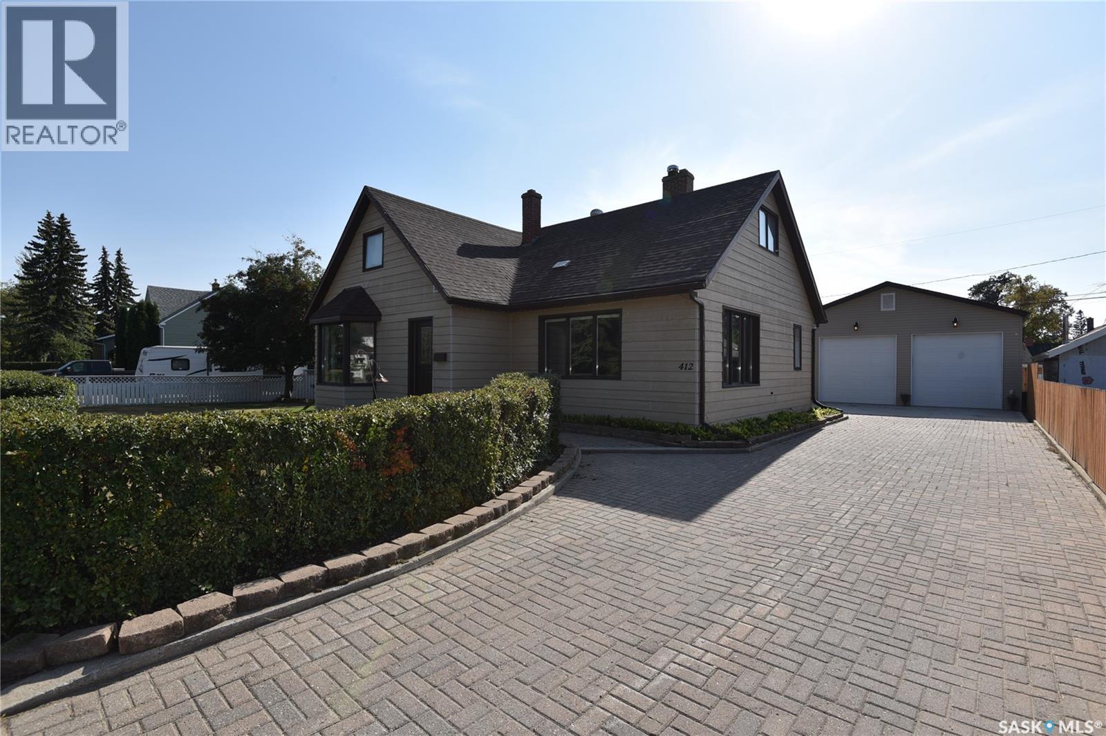 412 Centre St, Nipawin, SK S0E 1E0