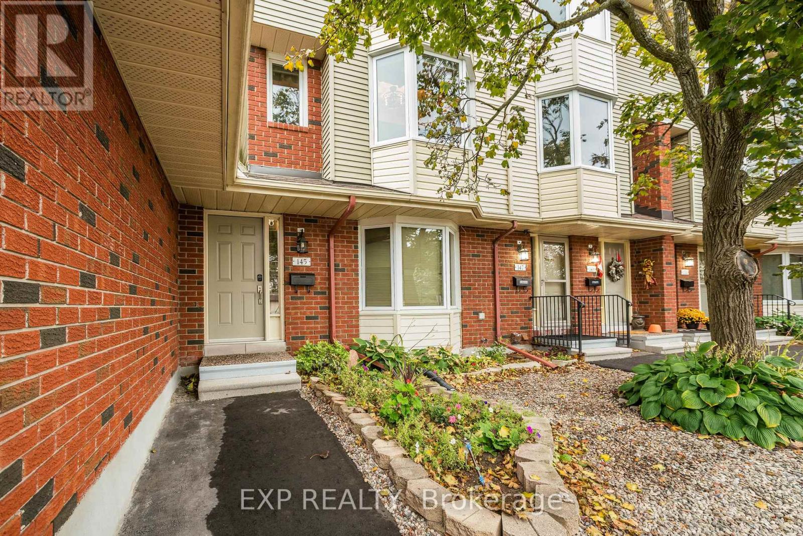 145 Rushford Private, Ottawa, ON K1T 3C7