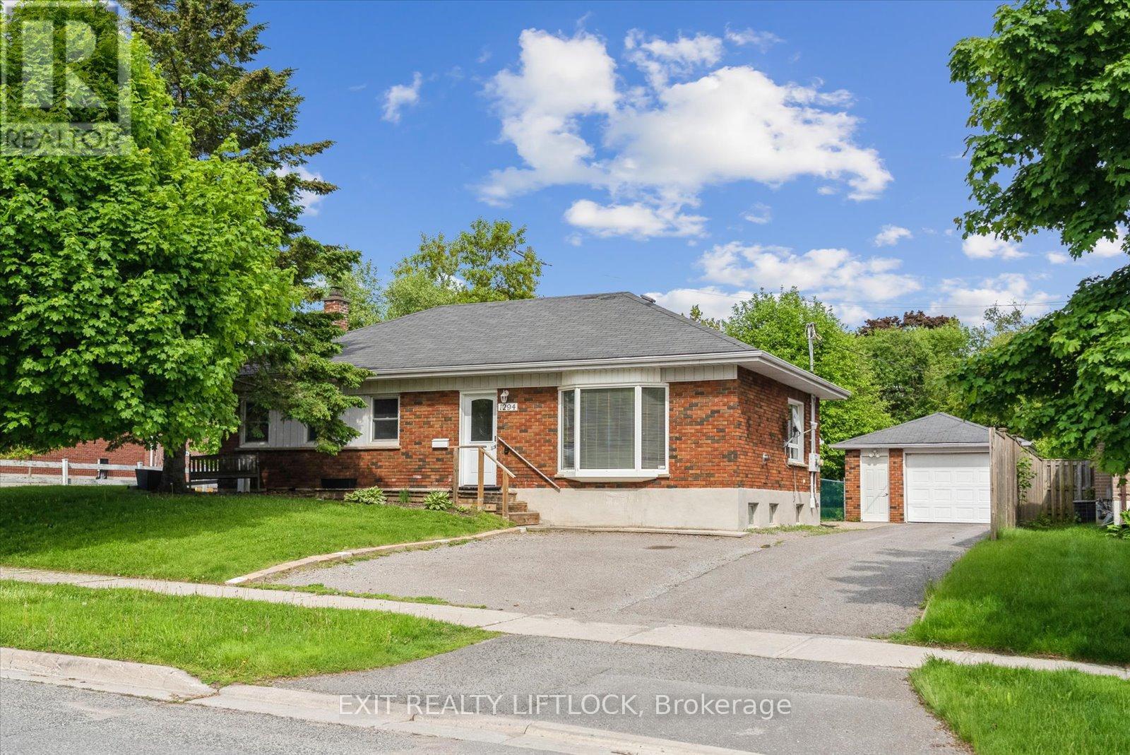 1294 Victory Dr Ward 3 Dr, Peterborough, ON K9J 4T7