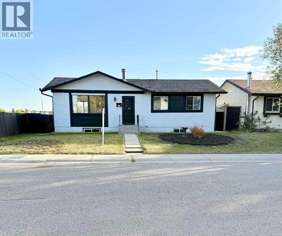 951 Maitland Way NE, Calgary, AB T2A 5M8