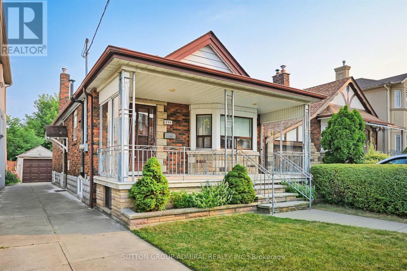 239 Floyd Ave, Toronto Danforth Village-east York, ON M4J 2J2