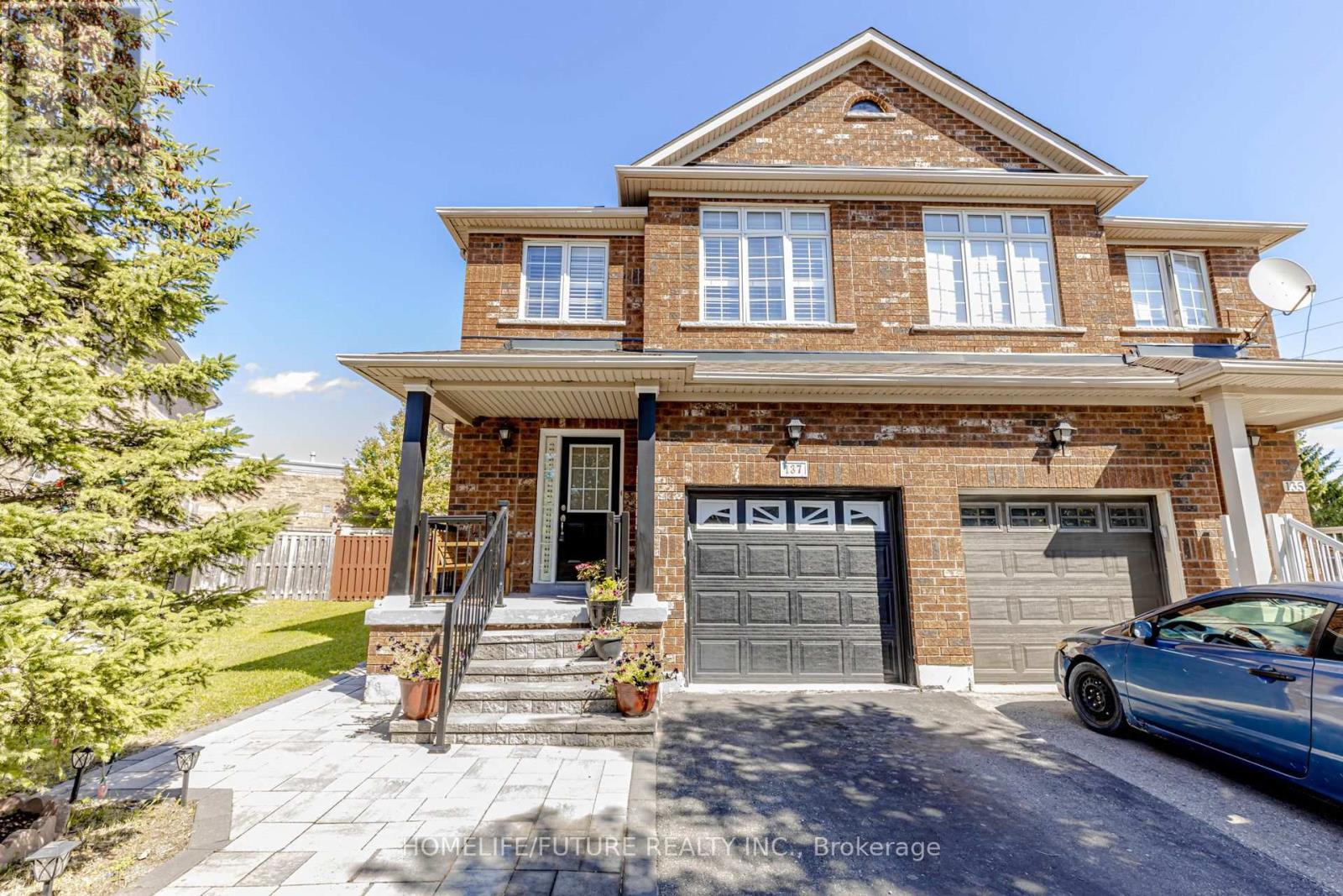 137 Zia Dodda Cres, Brampton, ON L6P 1J3