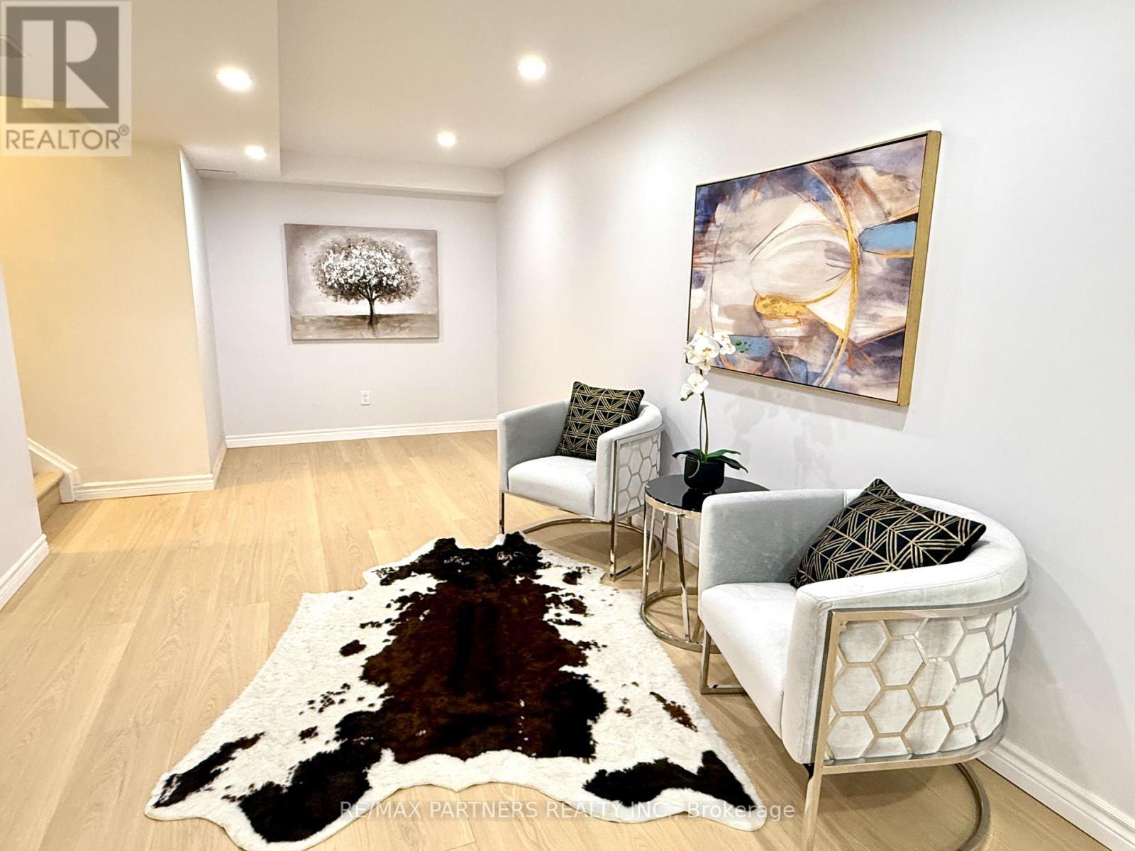 516 Bur Oak Ave, Markham, ON L6C 3A9