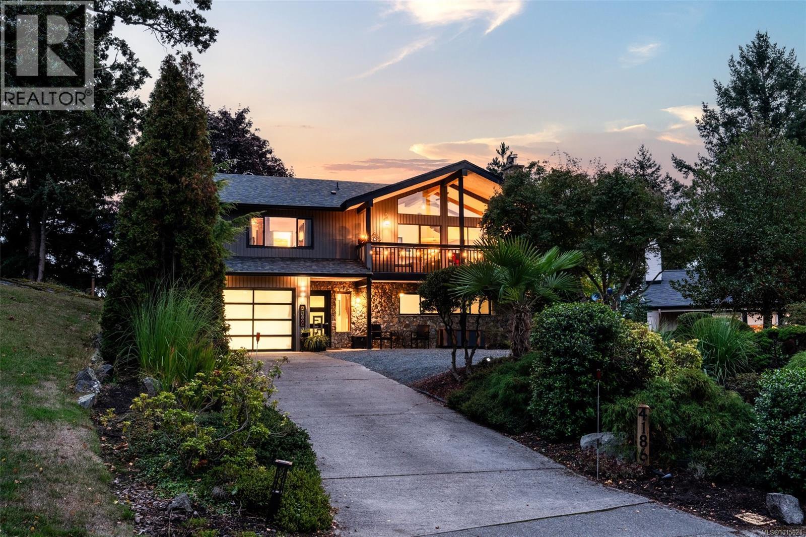 4186 Kashtan Pl, Saanich, BC V8X 4L7