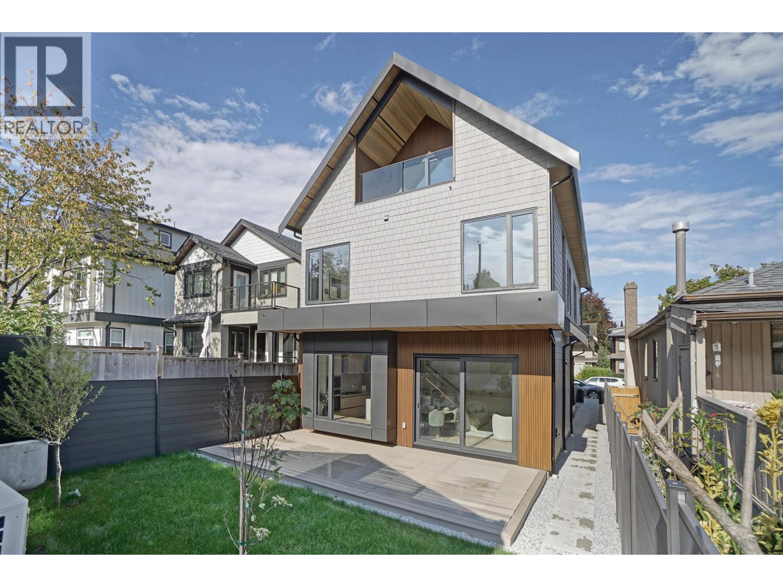 3460 W 14th Avenue Unit 2, Vancouver, BC V6R 2W1