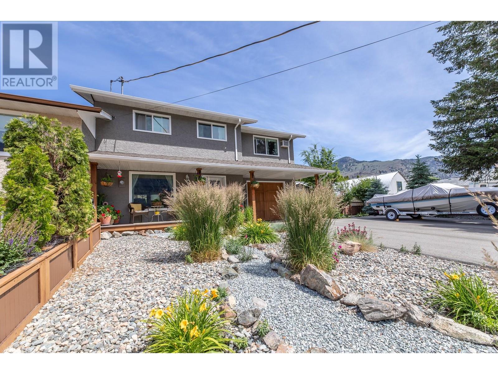 422 3 Avenue, Keremeos, BC V0X 1N0