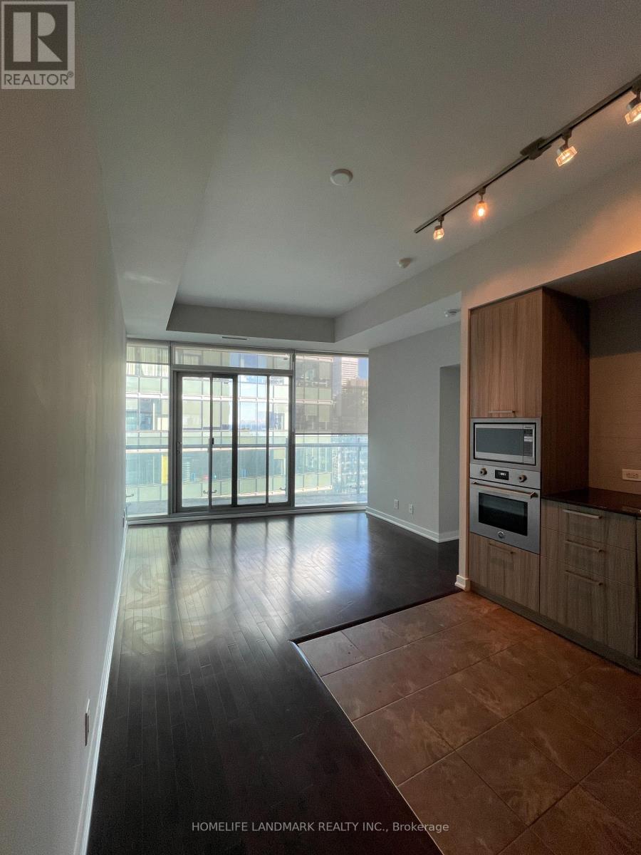 3710 14 York St, Toronto, ON M5J 2Z2