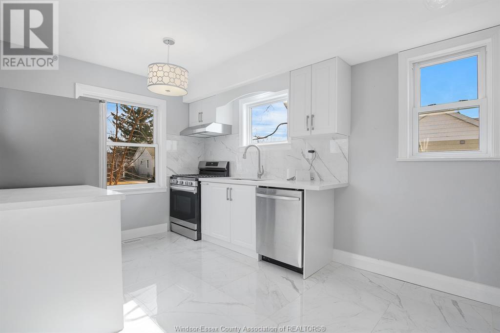 2653 Alexis St, Windsor, ON N8W 3Z7