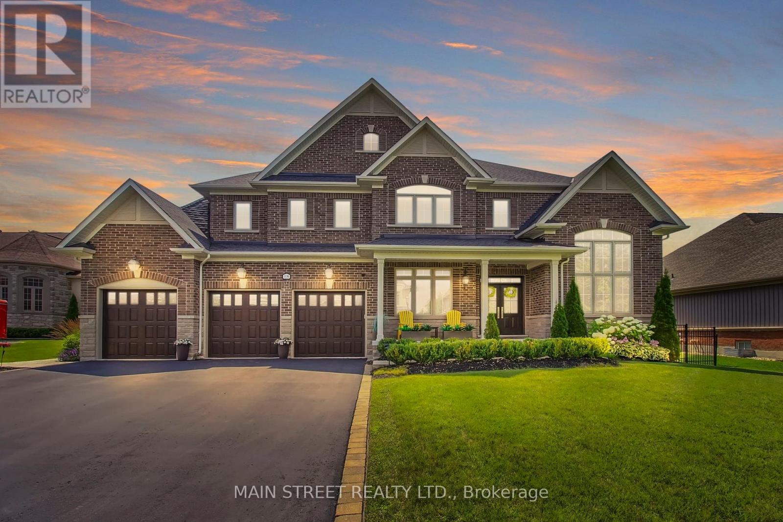 18 Country Club Cres, Uxbridge, ON L9P 0B8