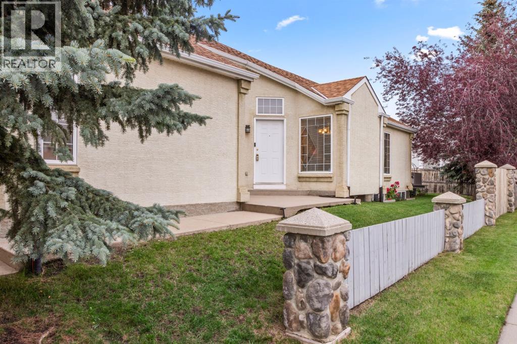 106 Somerset Dr SW, Calgary, AB T2Y 3C8