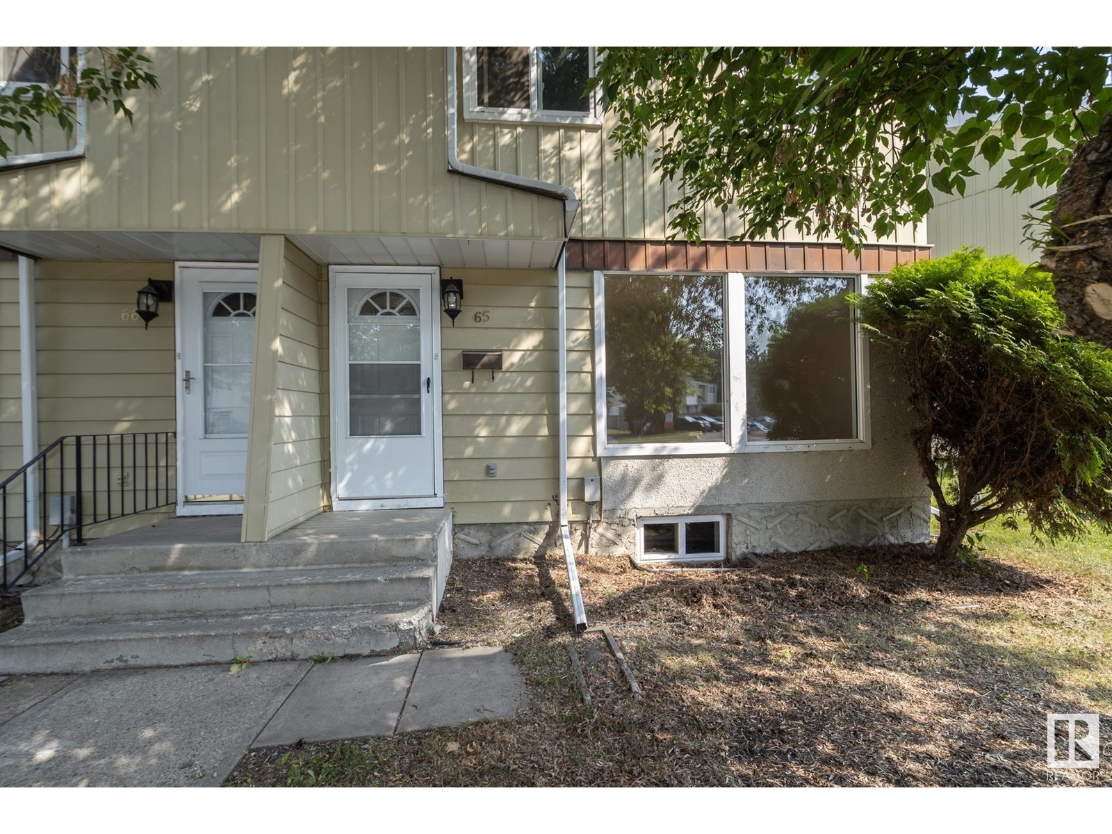 65 Athabasca Ac, Devon, AB T9G 1L7