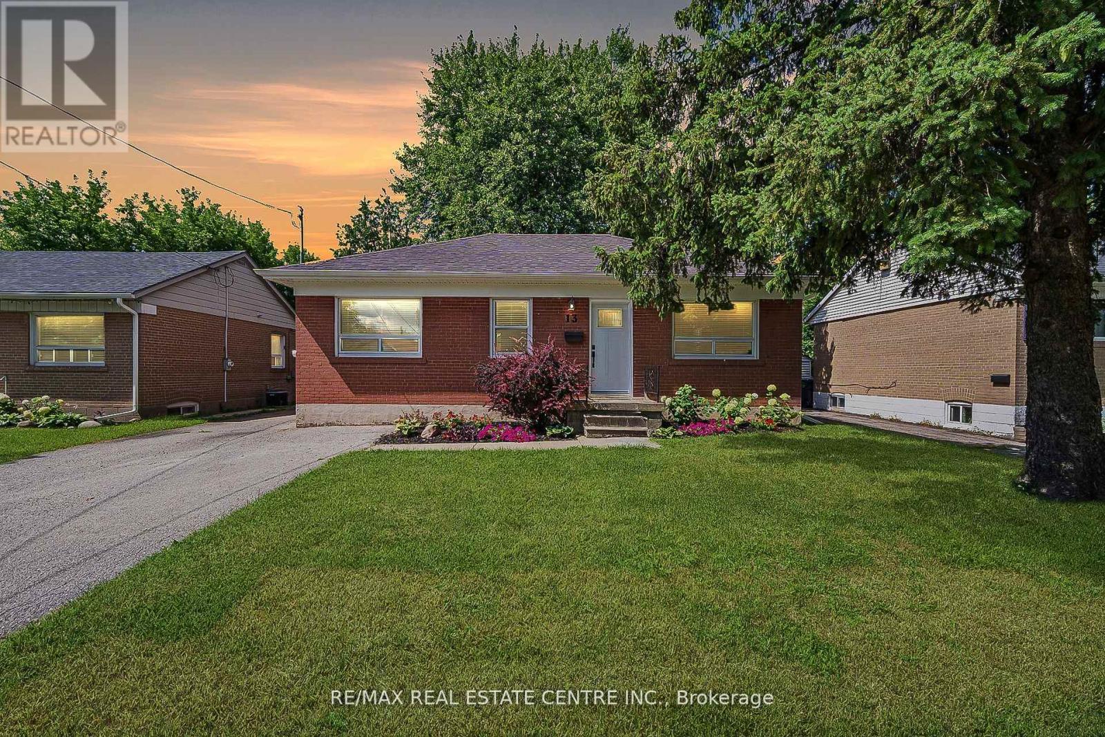 13 Glendale Ave, Brampton, ON L6X 1X2