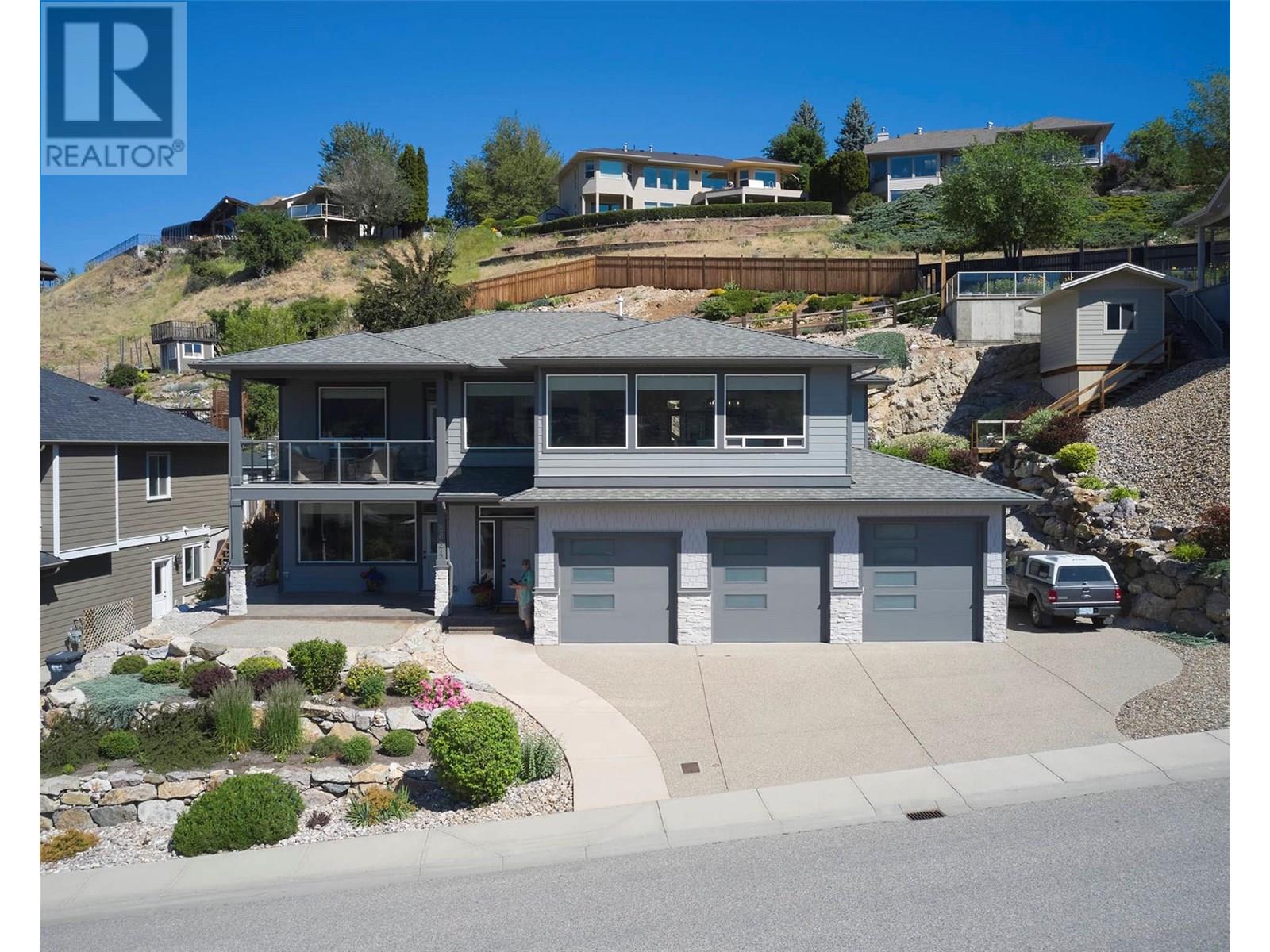 8824 Braeburn Dr, Coldstream, BC V1B 4B8