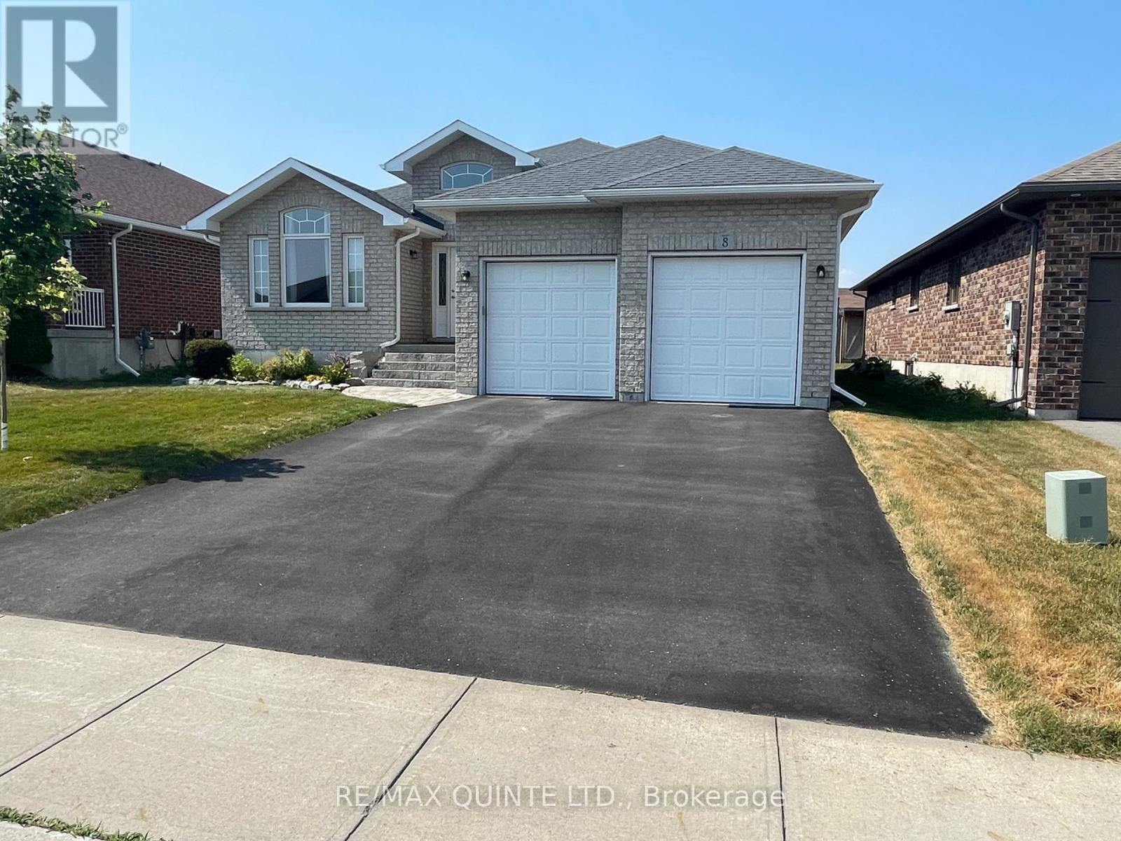 8 Crews St, Quinte West, ON K8V 0G3