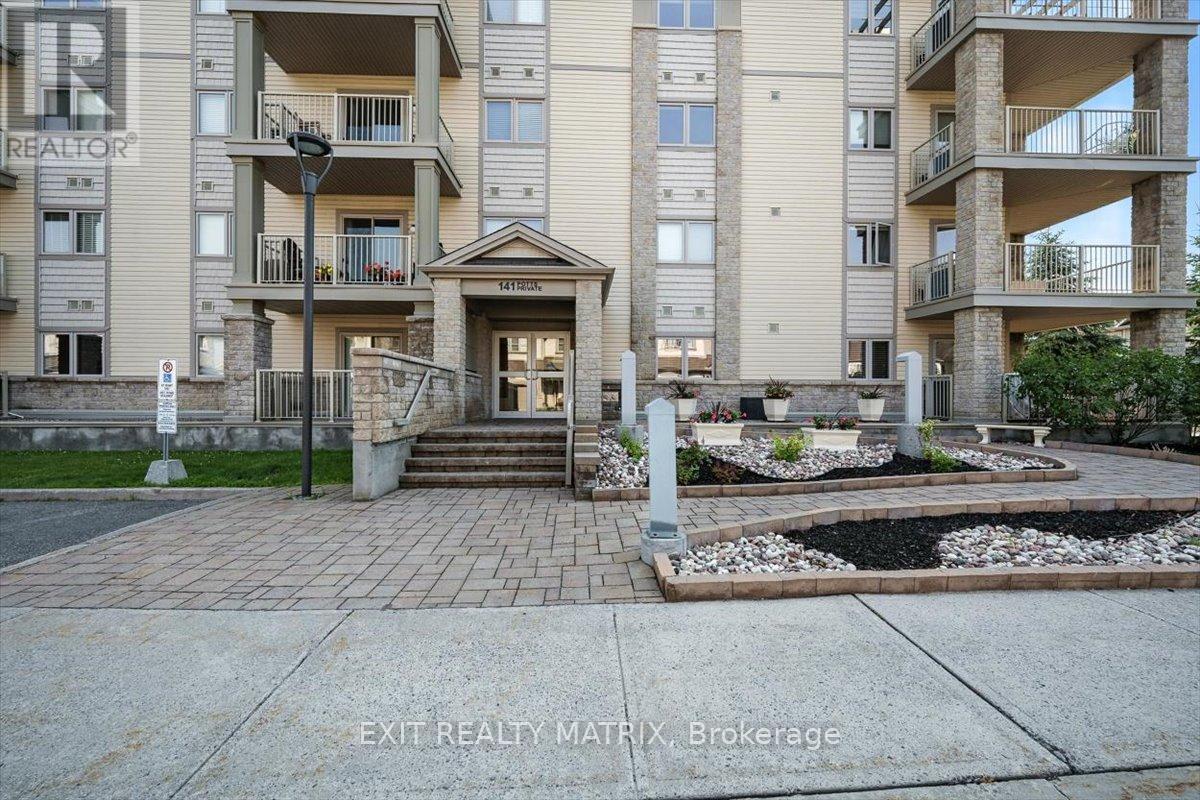 108 141 Potts Private, Ottawa, ON K4A 0X9
