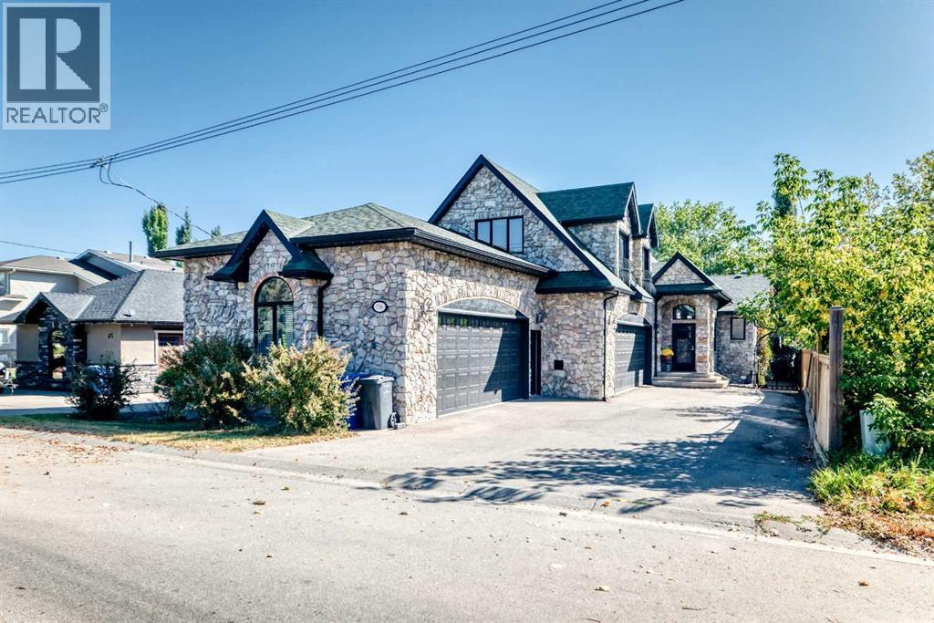 716 W Chestermere Dr, Chestermere, AB T1X 1B5