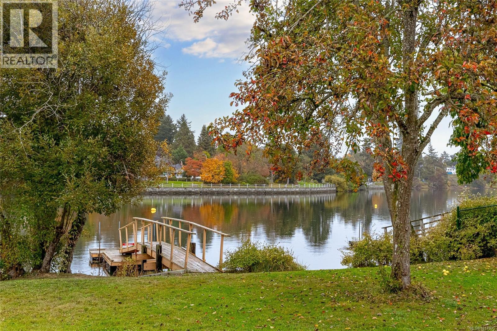 1178 Rhoda Ln, Esquimalt, BC V9A 4H2