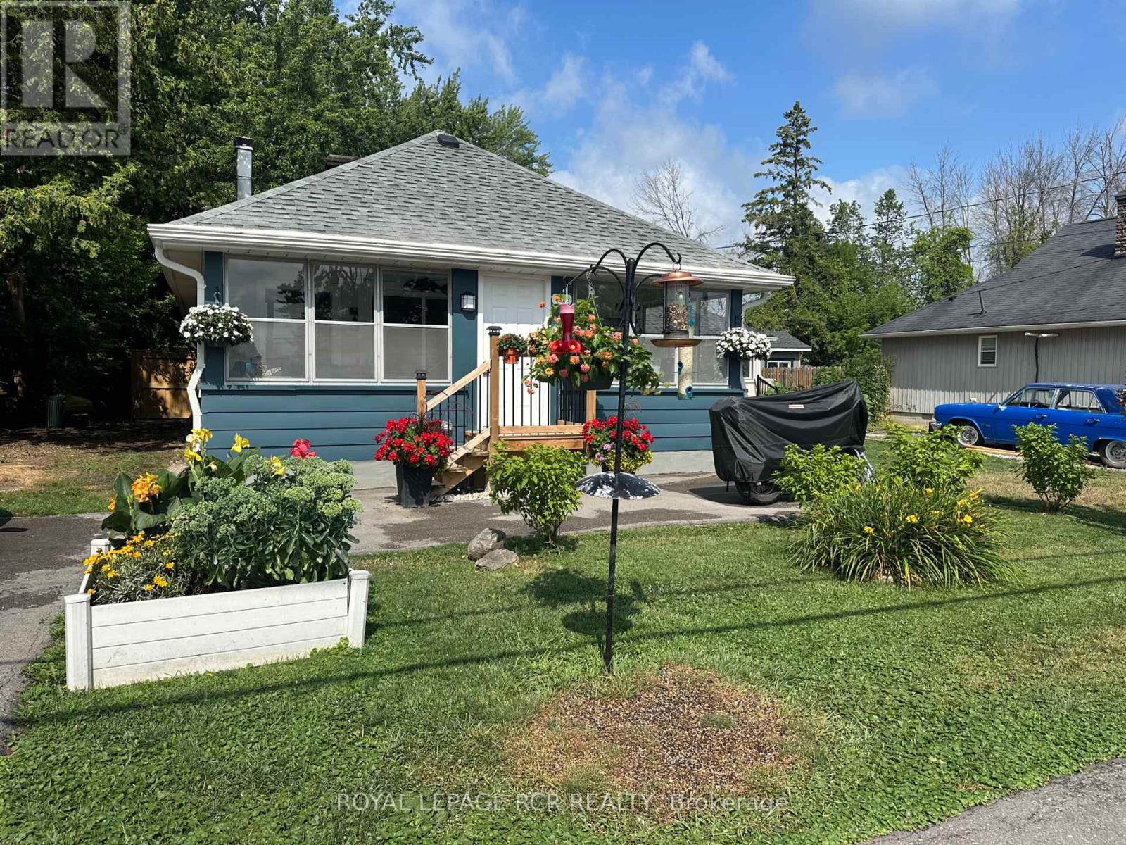 1526 Houston Ave, Innisfil, ON L9S 4M7