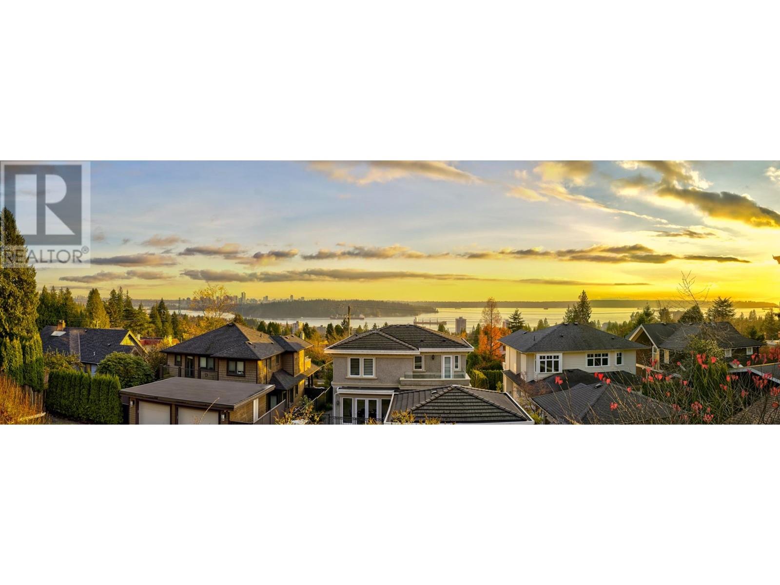 1460 Nelson Ave, West Vancouver, BC V7T 2G8