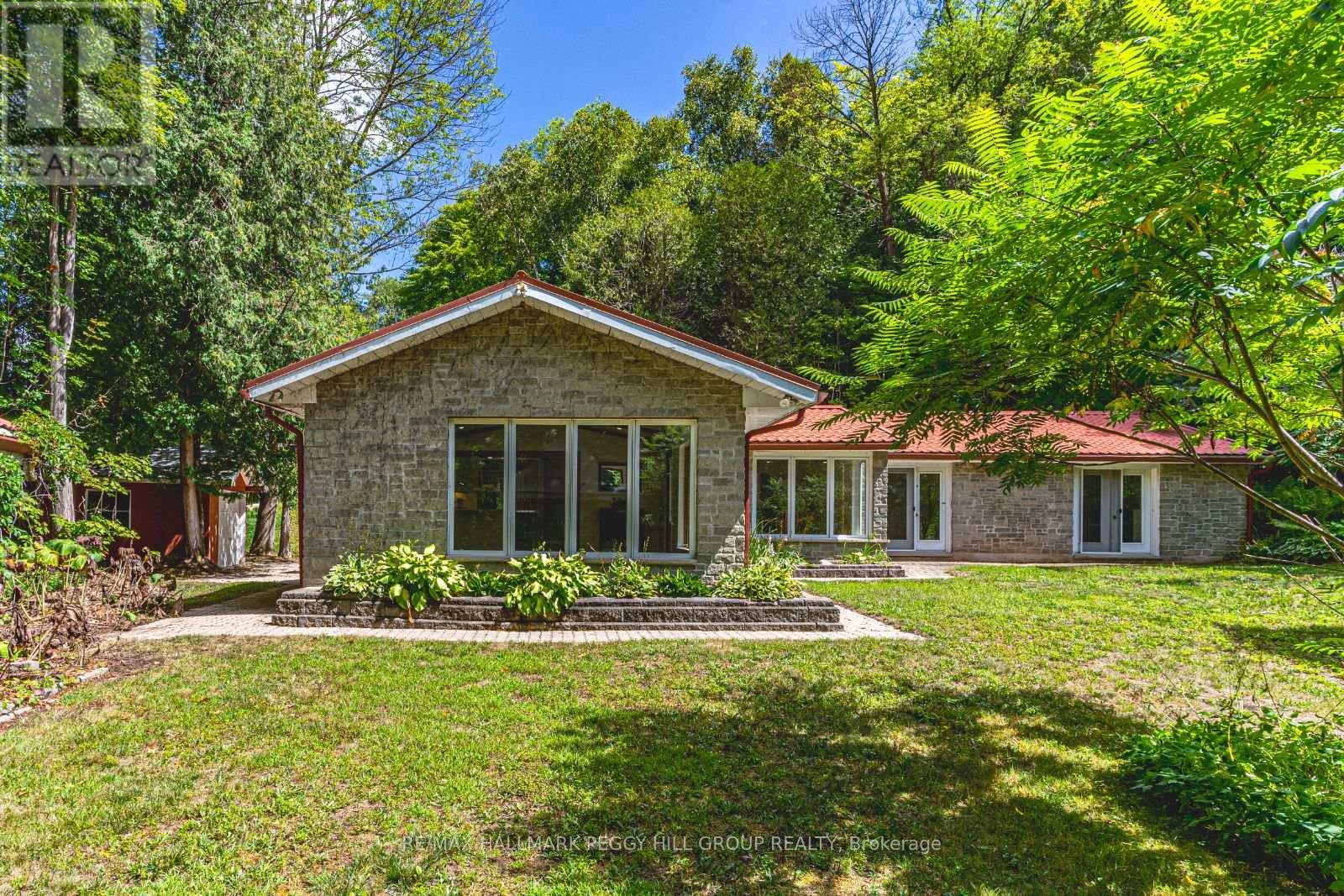8275 County Rd 9, Clearview, ON L0M 1G0
