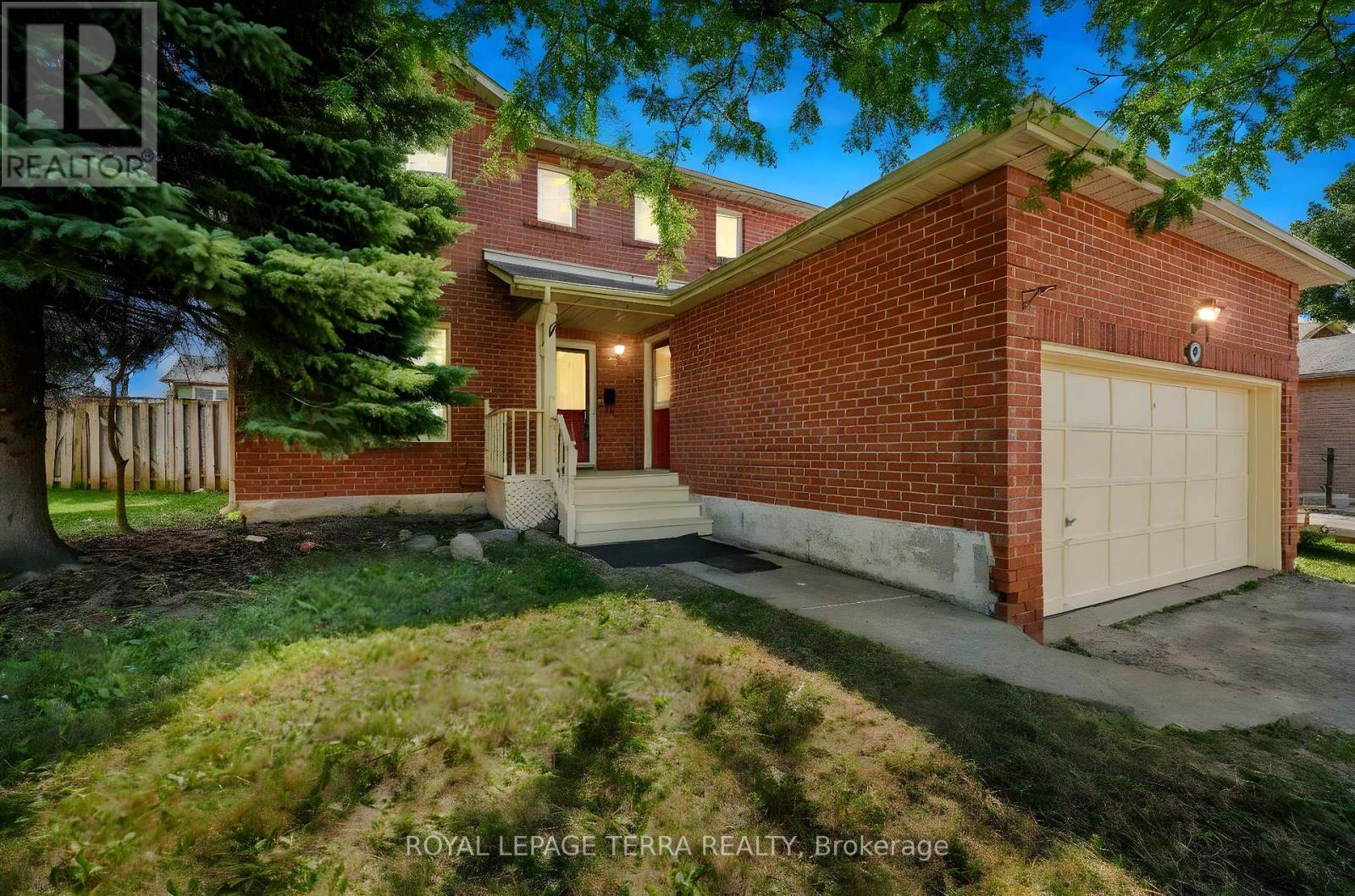 67 Livingstone St, Barrie, ON L4N 7J1