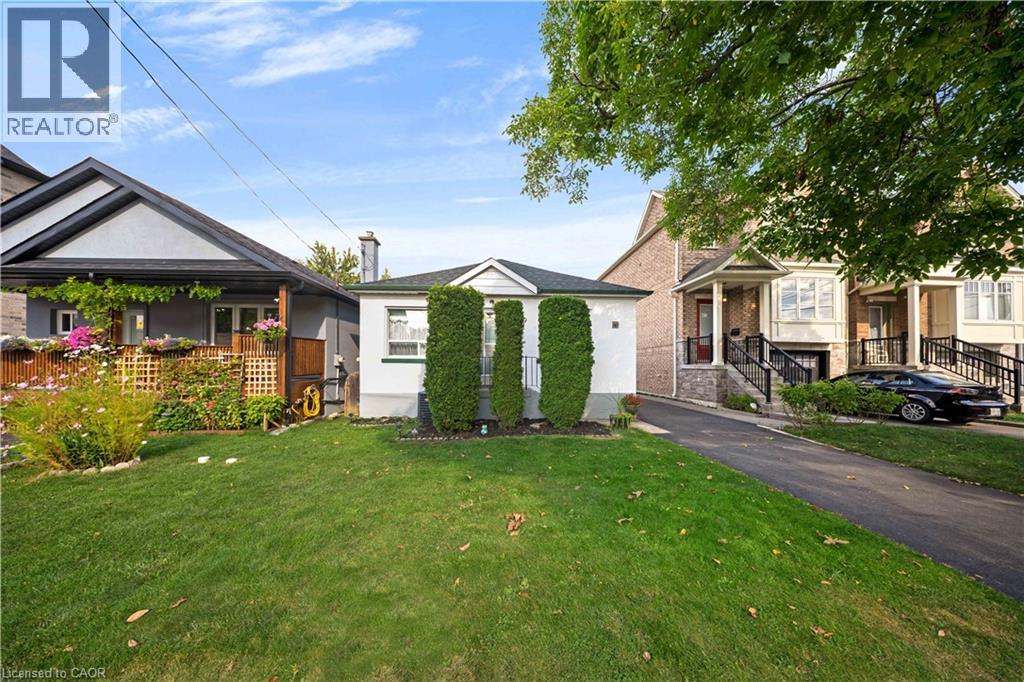 79 Sixteenth St, Toronto, ON M8V 3J9