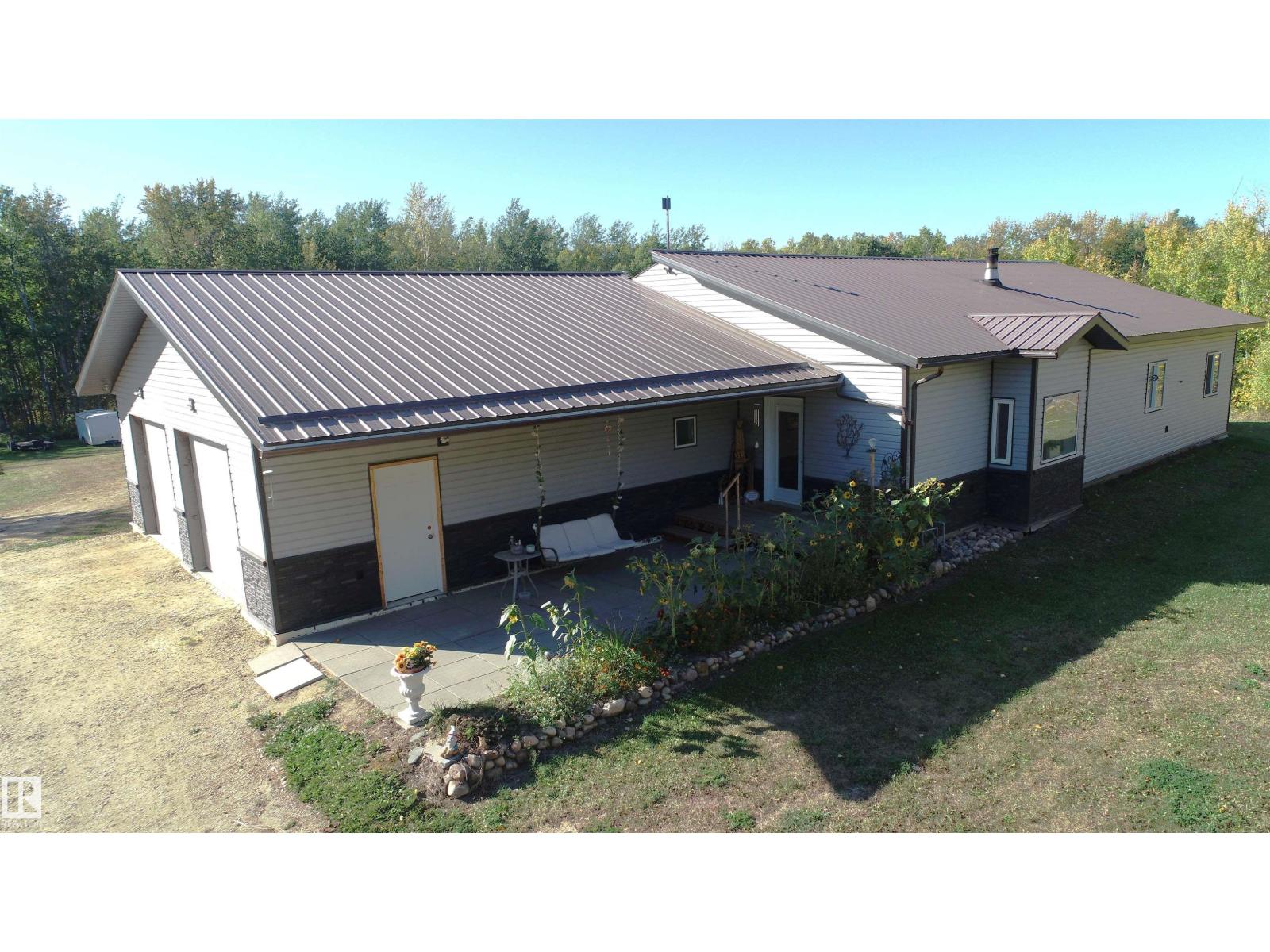 55108 Rge Road 15 Unit 207, Rural Lac Ste. Anne County, AB T0E 1V0