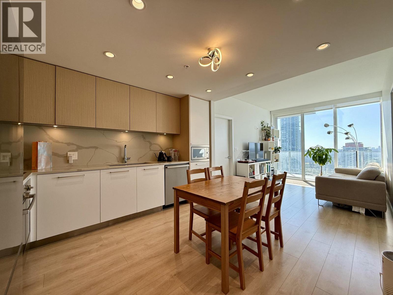 567 Clarke Road Unit 2101, Coquitlam, BC V3J 0K7