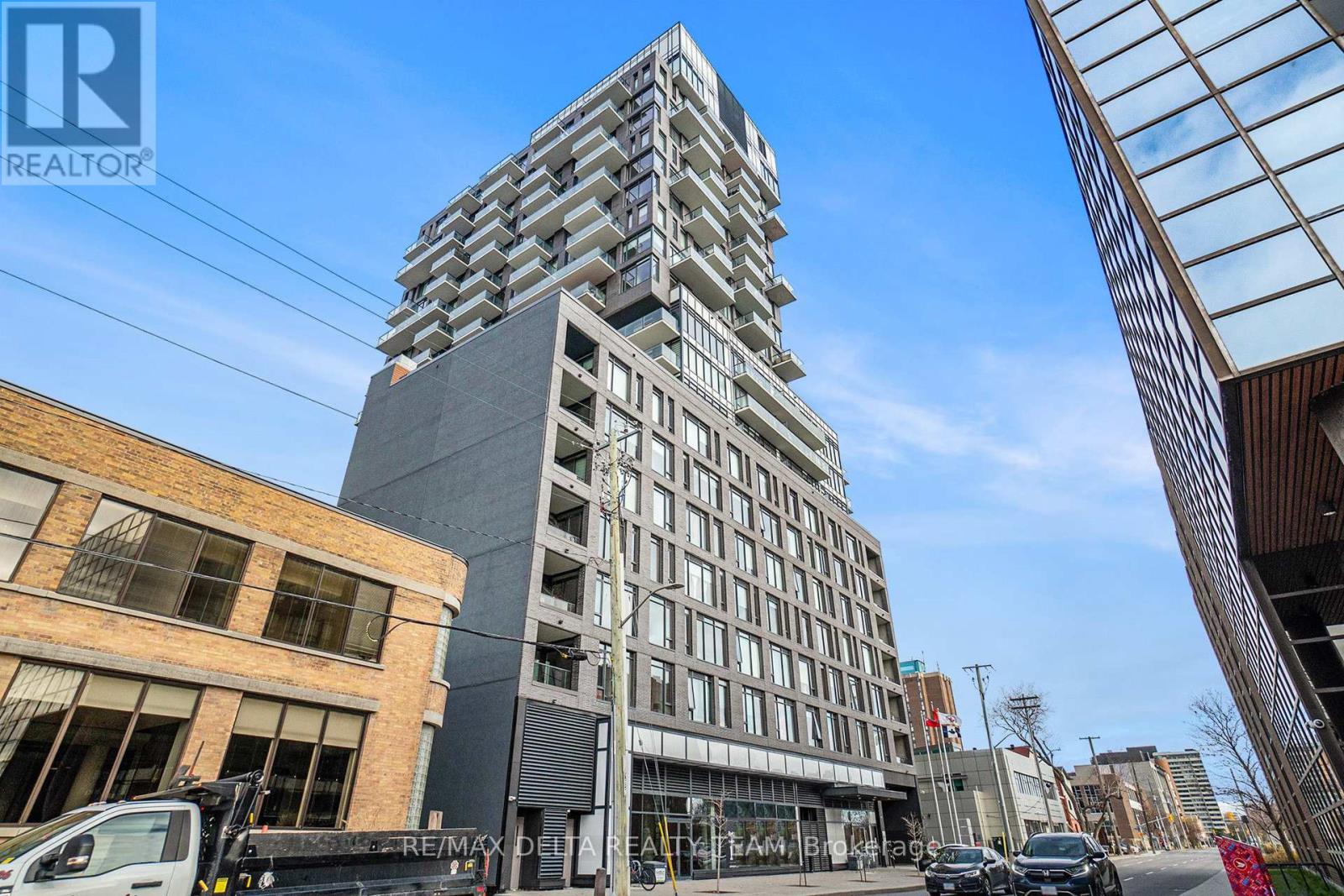 207 203 Catherine St, Ottawa, ON K2P 1J5