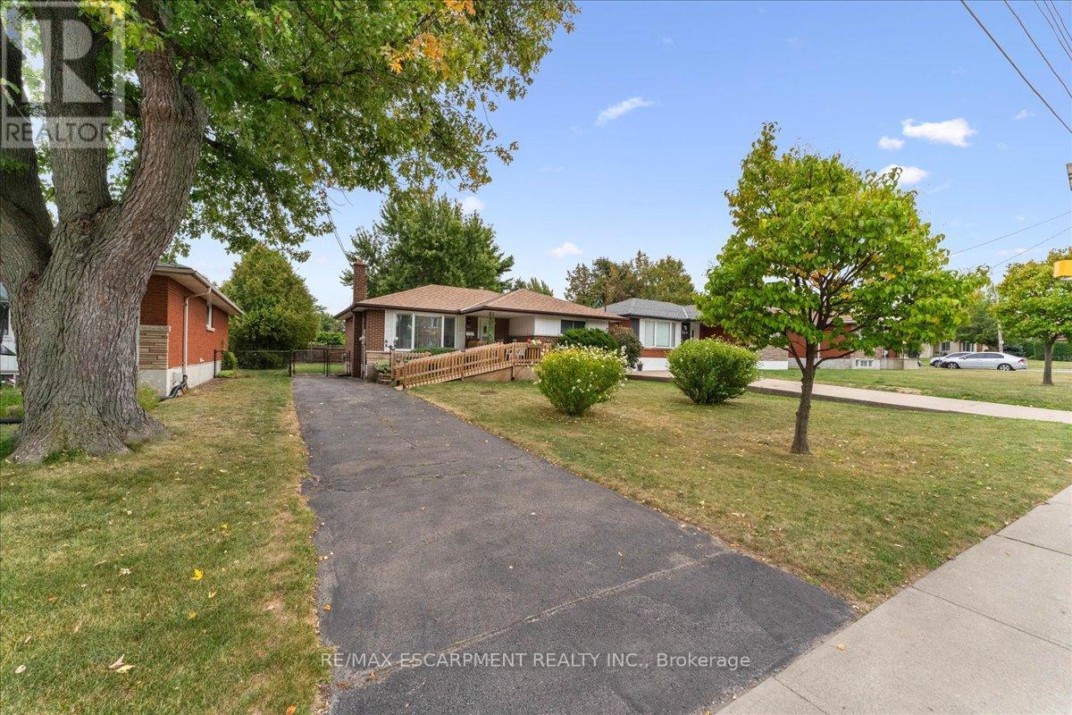 507 Upper Paradise Rd, Hamilton, ON L9C 5E2