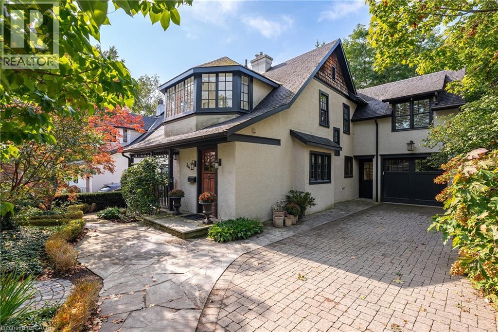 44 Howard Ave, Oakville, ON L6J 3Y3