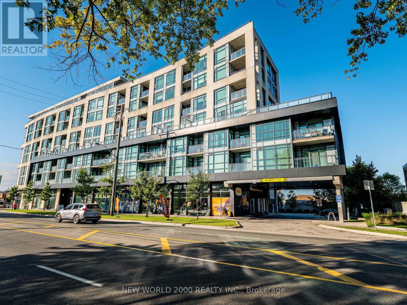 216 2522 Keele St, Toronto, ON M6L 2N8