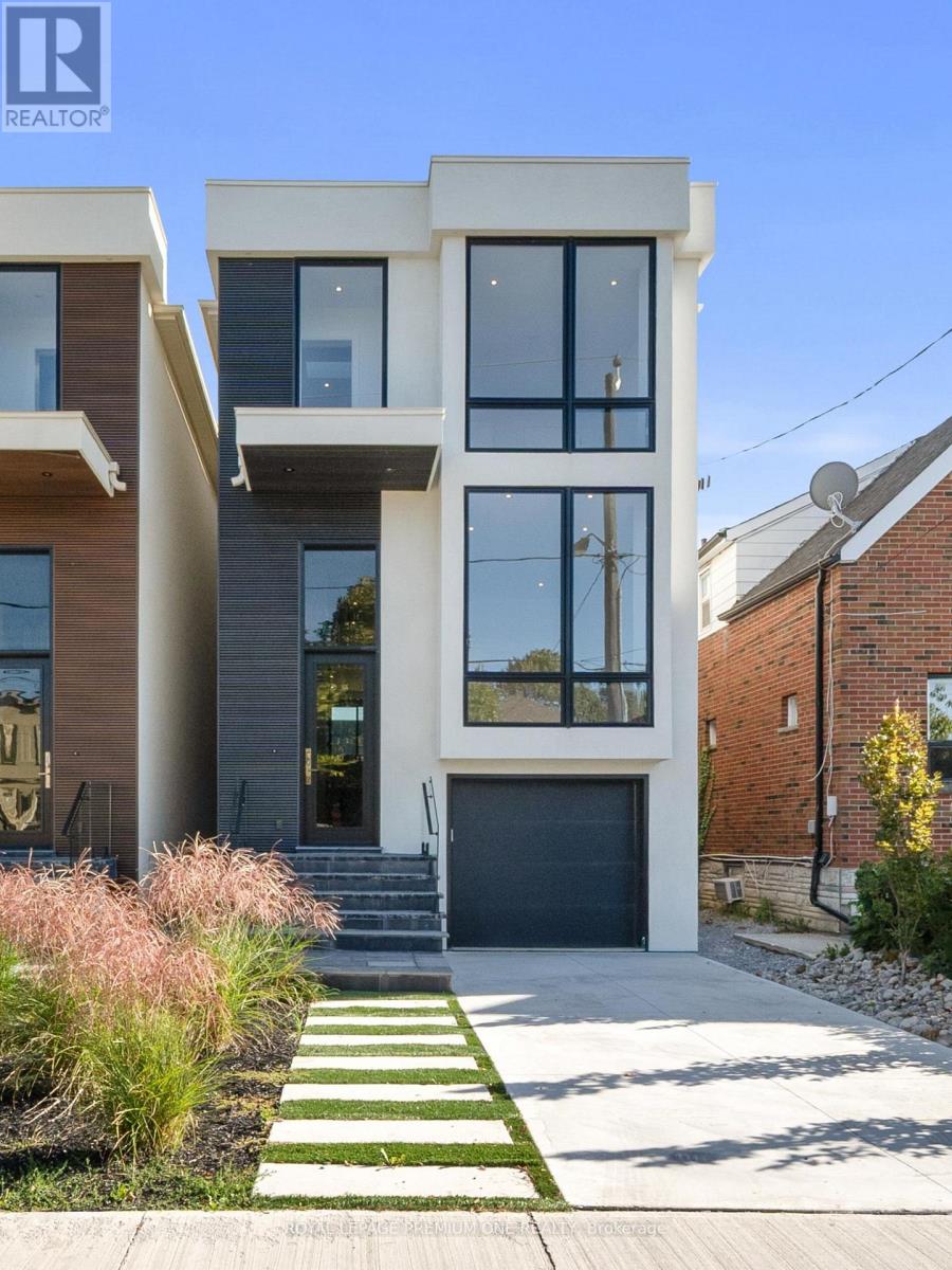 683 Glencairn Ave, Toronto Englemount-lawrence, ON M6B 1Z8