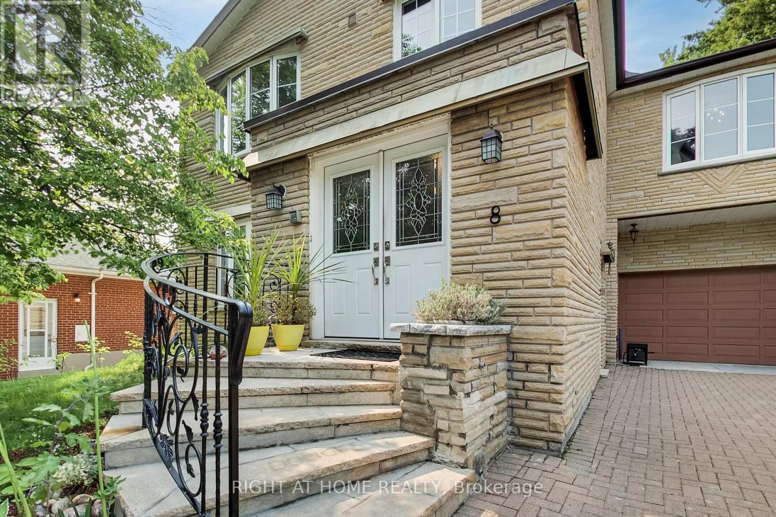 8 Suraty Ave, Toronto Bendale, ON M1P 4E1