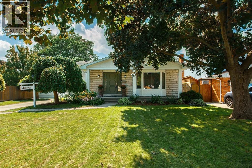 70 Ashby Cres, Sarnia, ON N7S 4L6