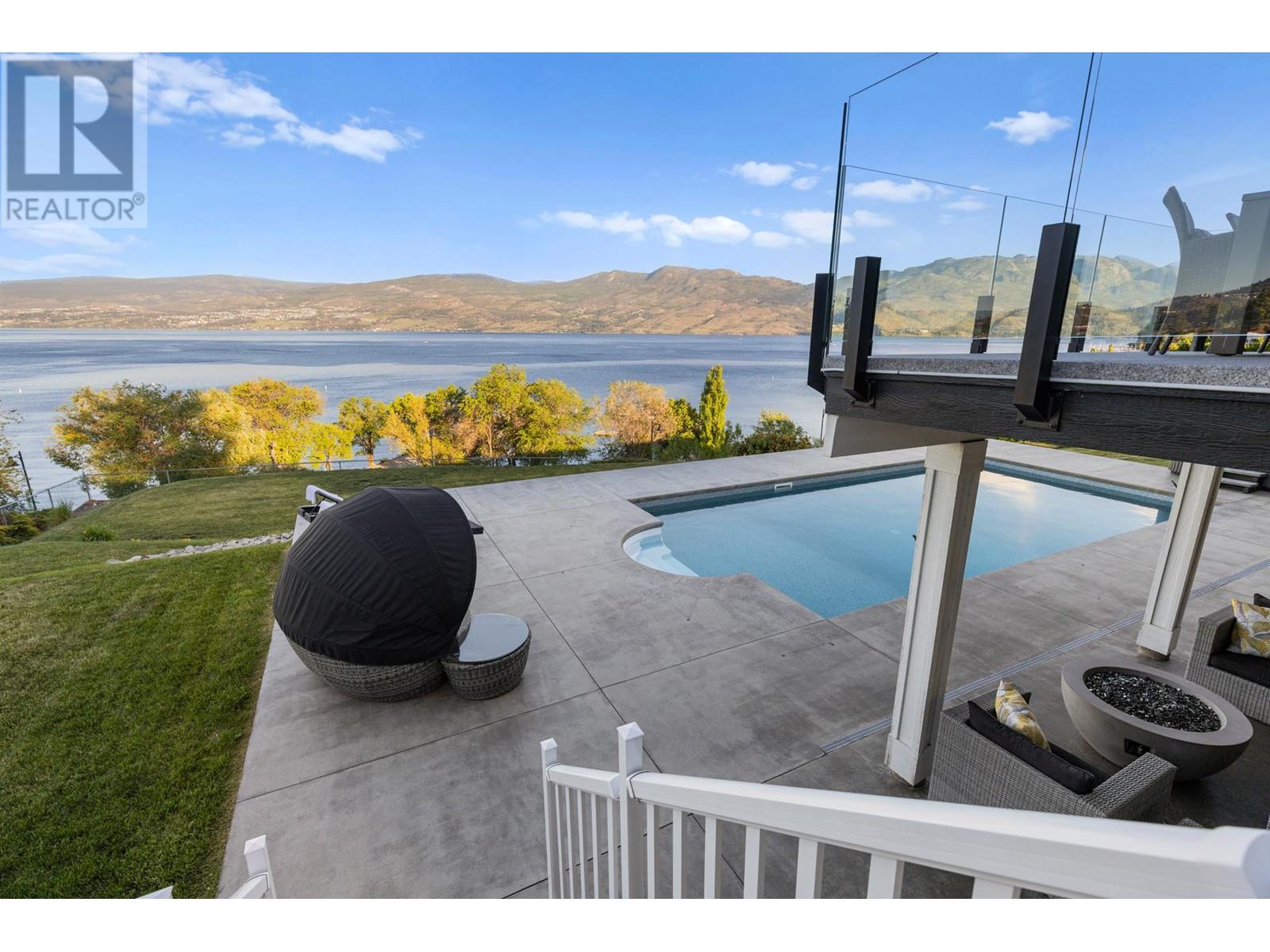 3895 Angus Dr, West Kelowna, BC V4T 2J8