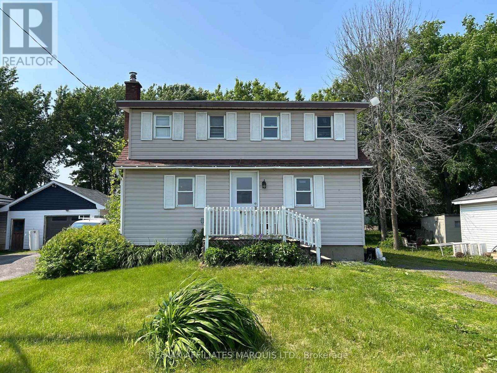 10797 Stampville Rd, South Dundas, ON K0E 1K0
