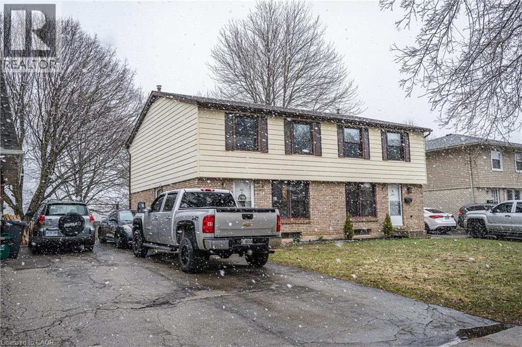422 Dunvegan Street Unit B, Waterloo, ON N2K 2C7