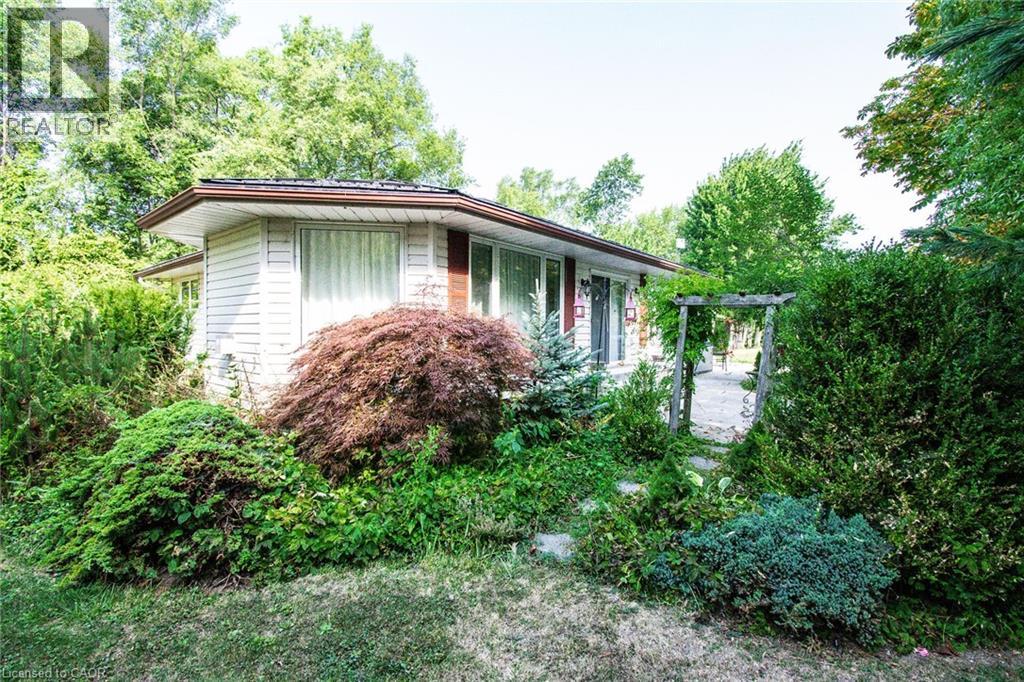 776 Sandy Bay Rd, Dunnville, ON N1A 2W6