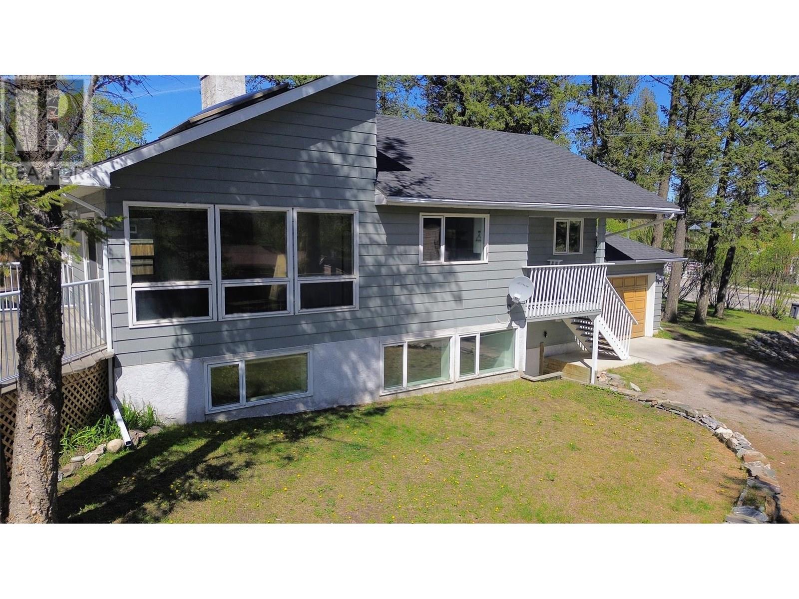 1229 13th Street, Invermere, BC V0A 1K0