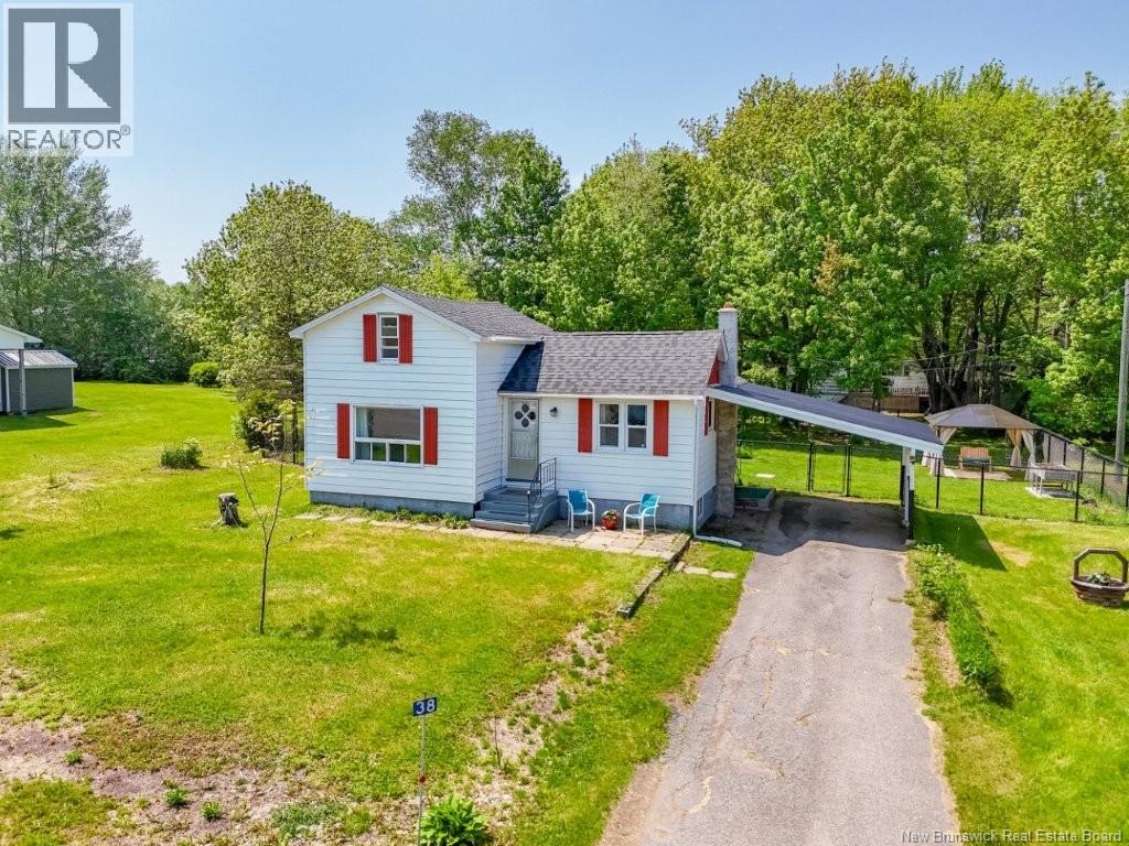 38 Chestnut St, Minto, NB E4B 3L5