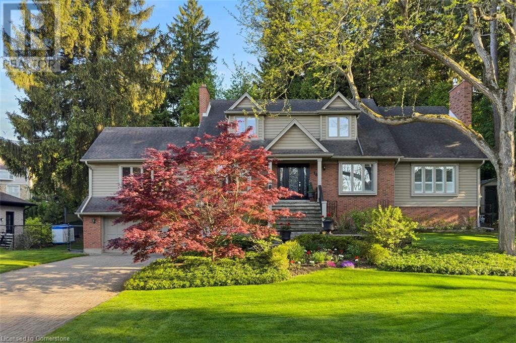 18 Stonegate Dr, Hamilton, ON L9G 3R7