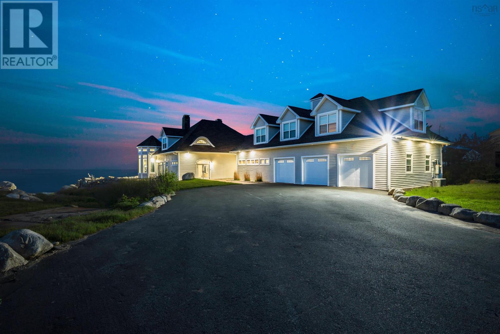 446 Ketch Harbour Rd, Bear Cove, NS B3V 1P7