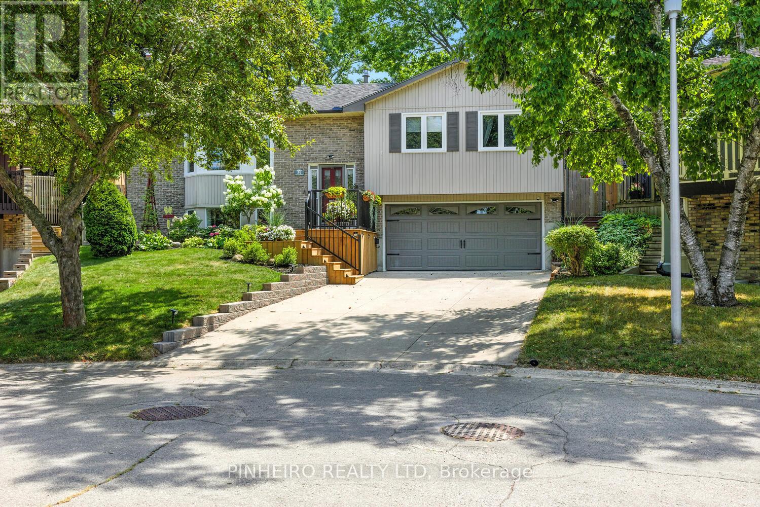 39 Cheviot Pl, London, ON N6C 4Z1