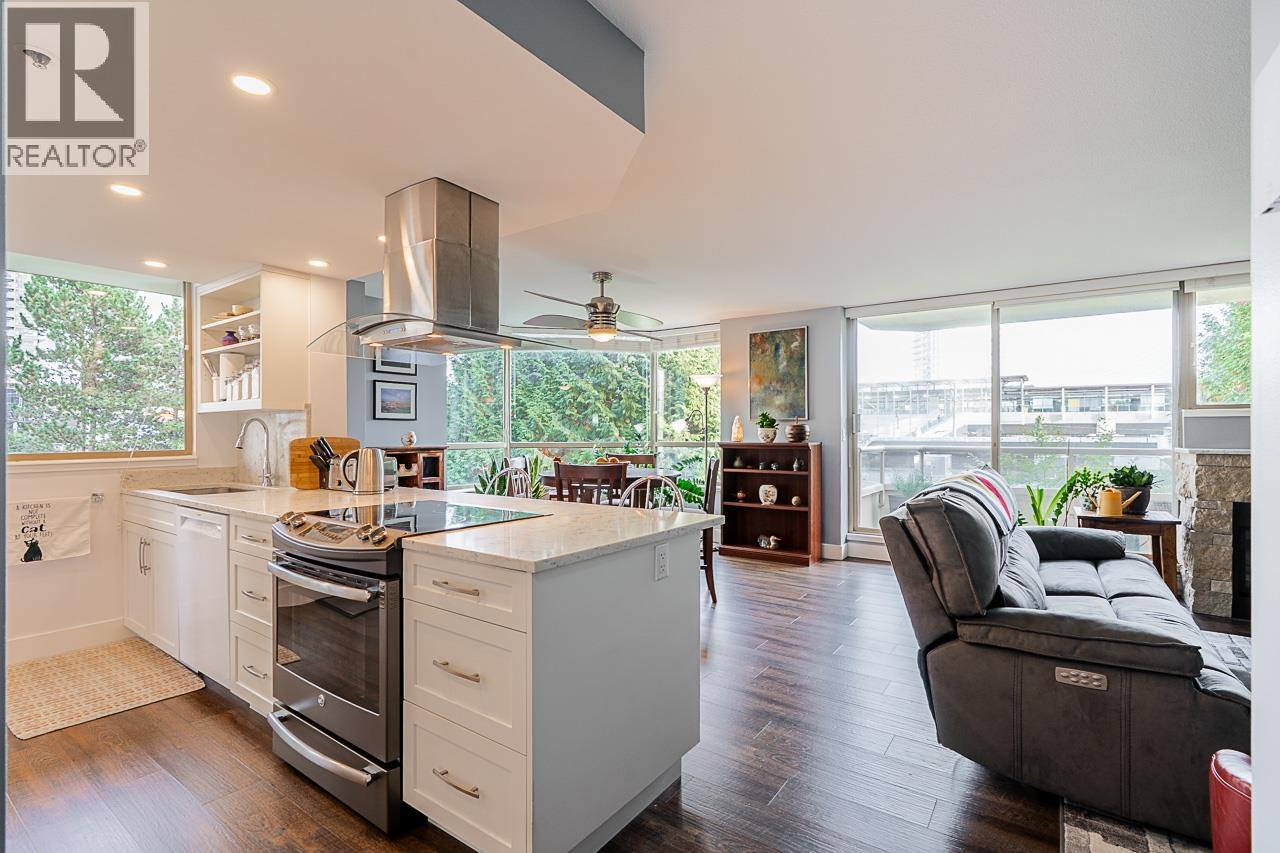728 Farrow Street Unit 402, Coquitlam, BC V3J 3S6