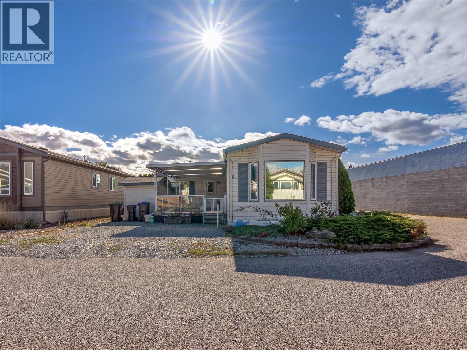 670 Mccurdy Road Unit 4, Kelowna, BC V1X 2P5
