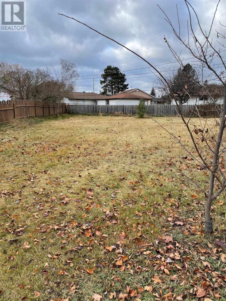 125 Birchwood Cres, Thunder Bay, ON P7C 1L6