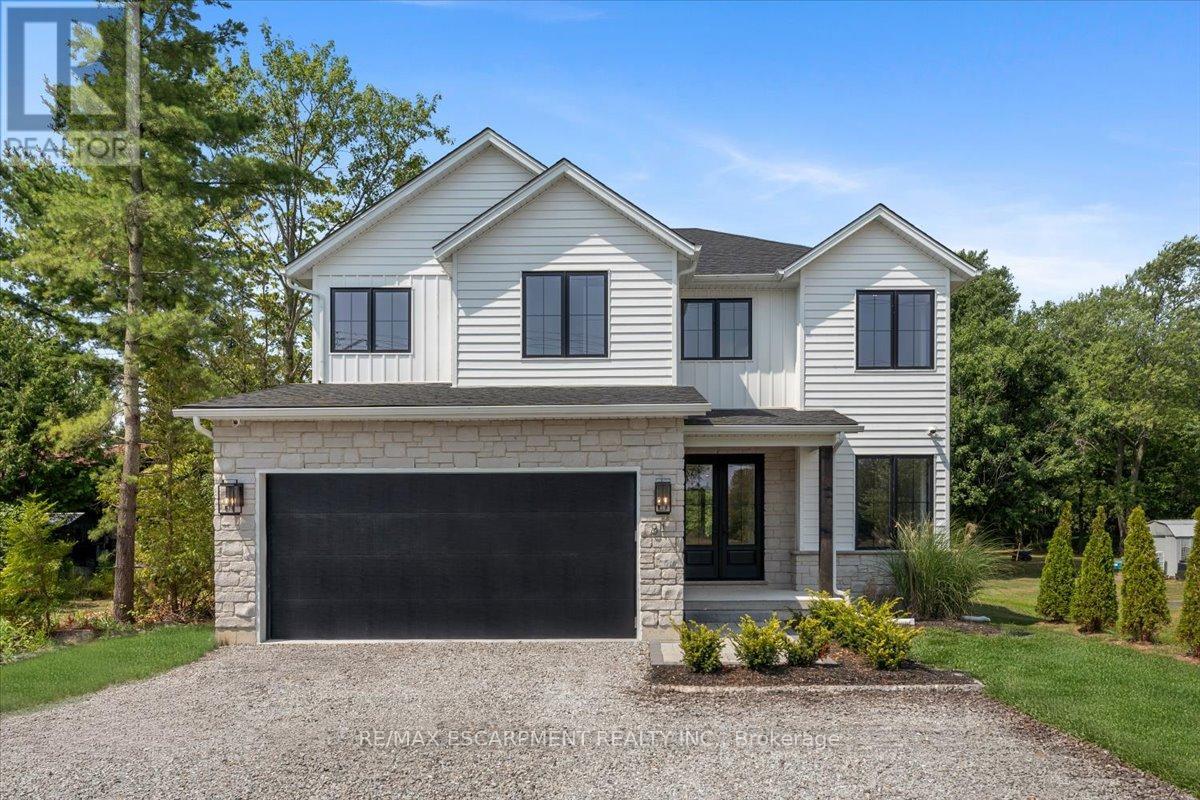 81 Doans Ridge Rd, Welland, ON L3B 5N4