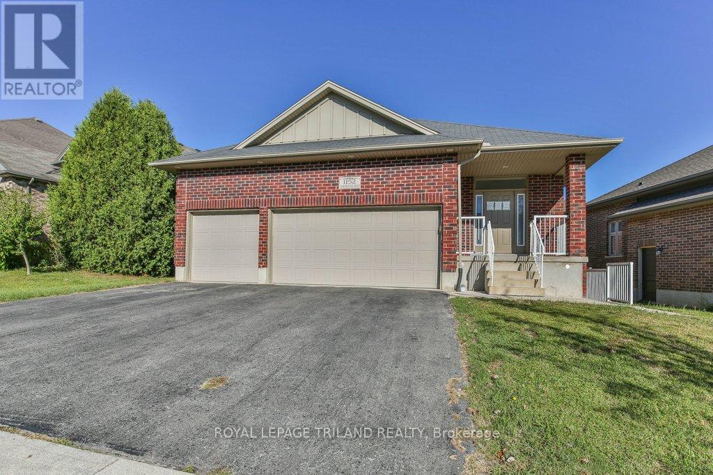 1152 Oakcrossing Rd, London, ON N6H 0E9